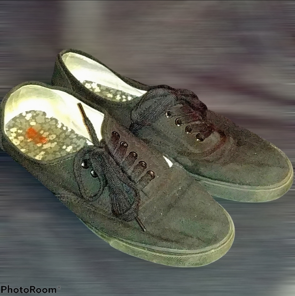 Black Canvas sneakers